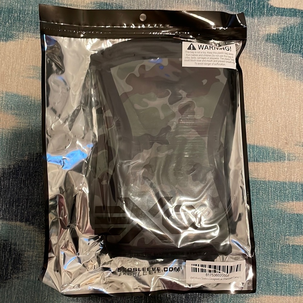 Exo camo green knee sleeves